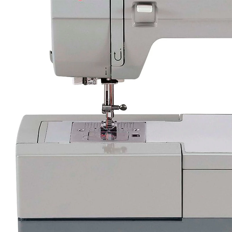 Singer | Šujmašīna | 4423 | Dūrienu skaits 23 | Pogas caurumu skaits 1 | Pelēka