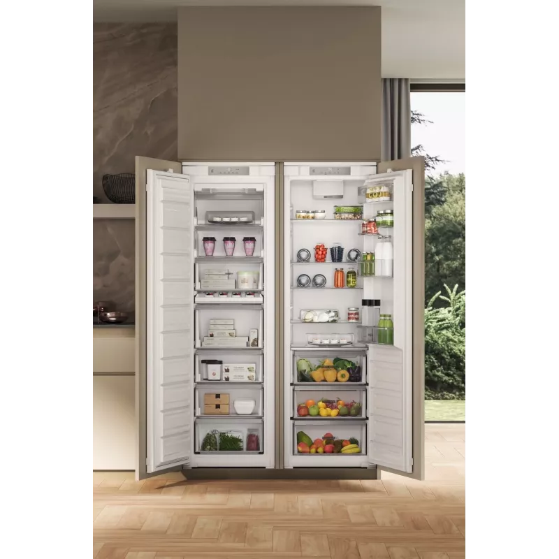 Whirlpool ledusskapis | WHSD18A013D1 | Energoefektivitātes klase E | Iebūvējams | Pārtikas ledusskapis | Augstums 177 cm | Ledusskapja lietderīgā ietilpība 306 L | Displejs | 30 dB | Nerūsējošais tērauds