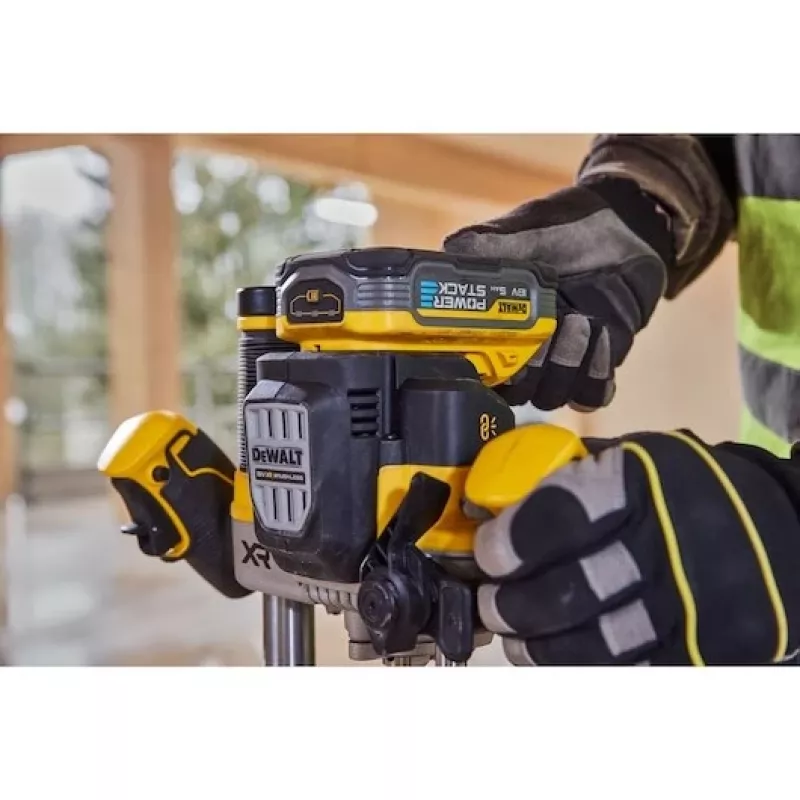 Plunge Router DeWalt DCW620NT-XJ, bezsuku akumulatora, 18V, 1600W jauda, 11–23k RPM, 12,7 mm patrona, putekļu izvads, LED, 3,6 kg, futrālis