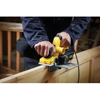 Stanley FATMAX 750W 9mm ēvele ar instrumentu kasti