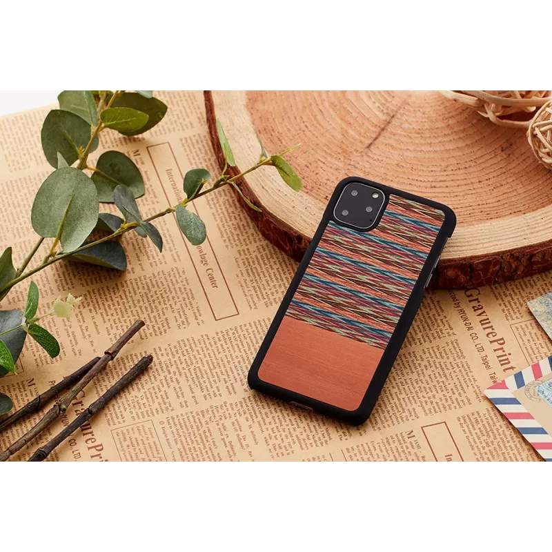 viedtālruņa maciņš man and wood iPhone 11 Pro — brūns rūtojums ar melnu apmali