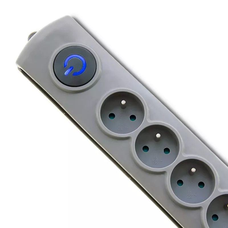 Pārsprieguma aizsargs QOLTEC 50199 — 6 ligzdas, 5 m kabelis