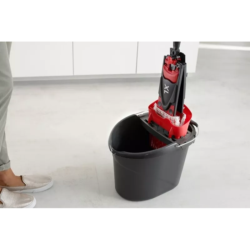 VILEDA mops Ultramax XL Box — mazgājama mikrošķiedra, 360° rotējoša galva, salokāms, cietām grīdām