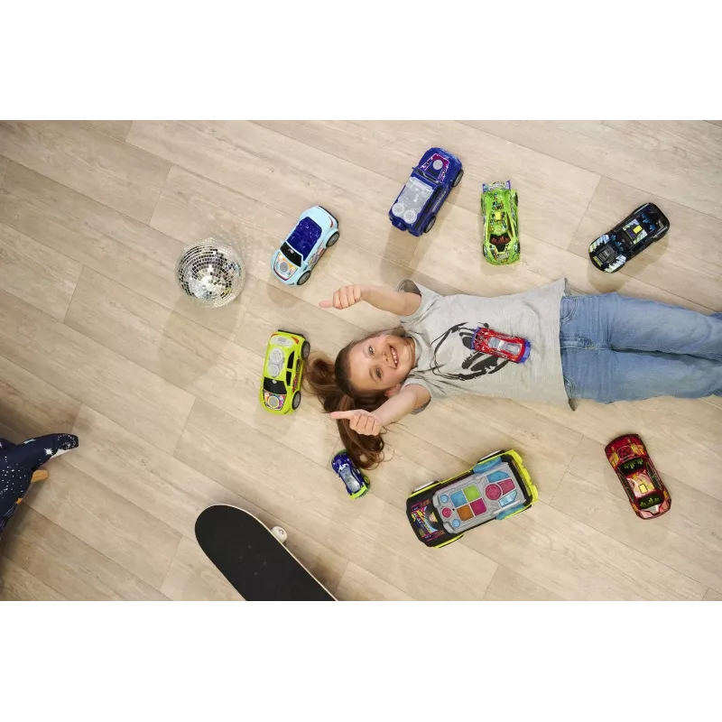 Dickie Toys Mercedes-Benz E-Class Beat Spinner zils 3 AA baterijas