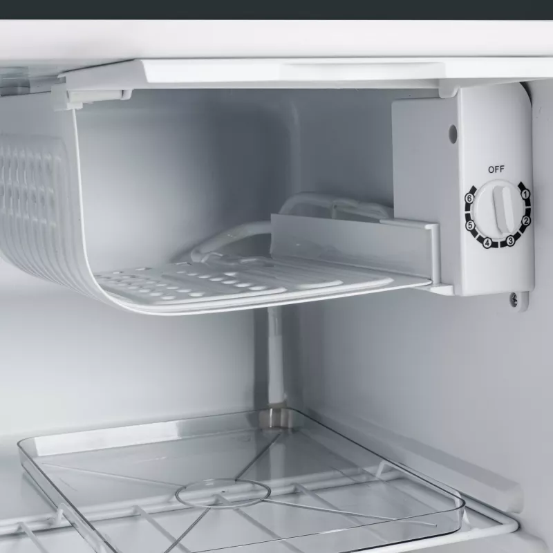Adler ledusskapis | AD 8096 | Energoefektivitātes klase E | Brīvstāvošs | Noliktavas tips | Augstums 49.5 cm | Ledusskapja neto tilpums 45 L | 39 dB | Melns