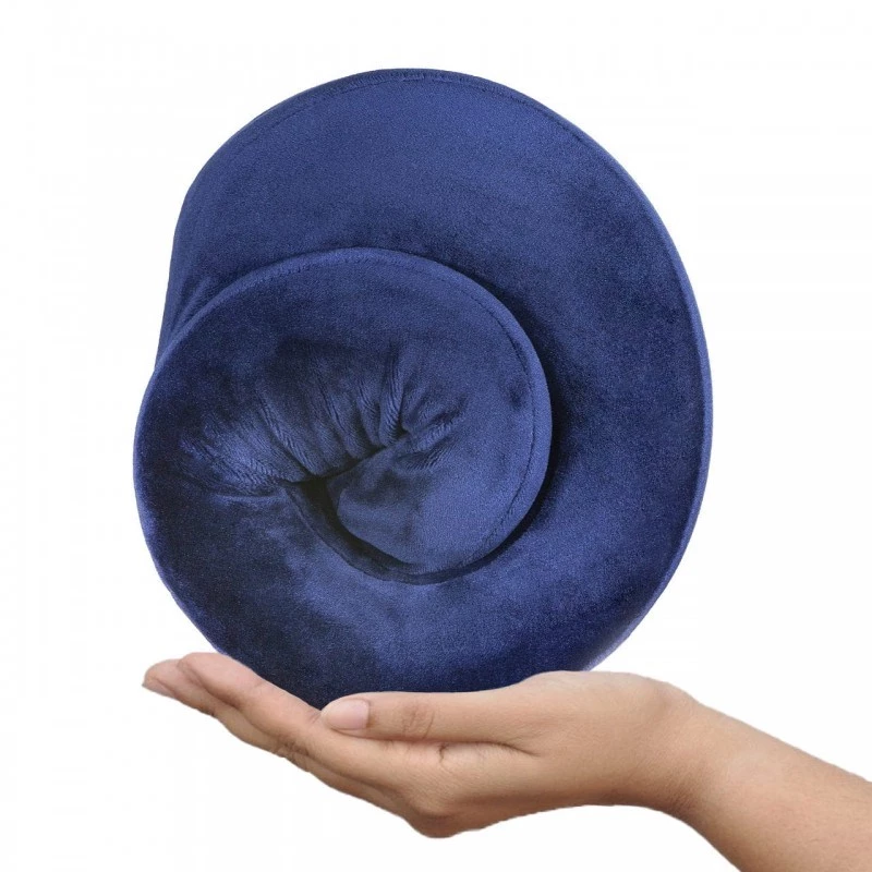 Ceļojumu kakla spilvens Qmed DRQE3J1CDXUXP — ergonomisks, kontūrveida, PU putas, 240×230×125 mm, blīvums 45 kg/m³, granāta krāsā