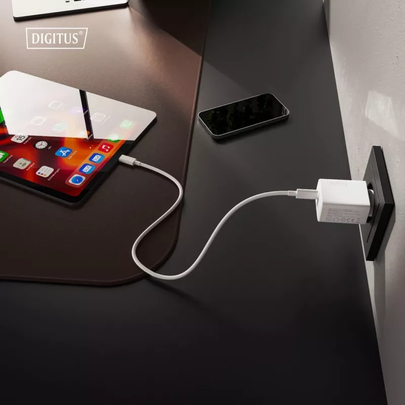AC iekštelpu USB GaN lādētājs DIGITUS DA-10301 — 30W, 1× USB-C, 1× USB-A, 100–240V, balts
