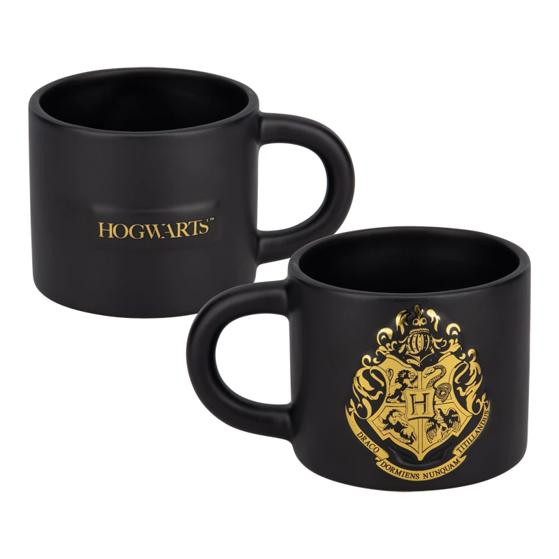Keramikas krūze Paladone Hogwarts Crest reljefa krūze – reljefs Cūkkārpas ģerboņa dizains, standarta 330–400 ml tilpums