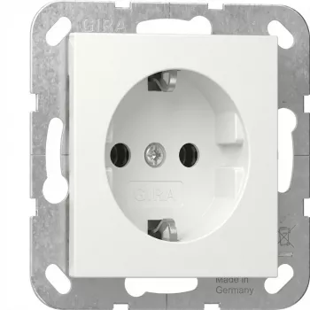 gira SCHUKO kontaktligzda System 55 Reinweiß modelis 418803 — padziļinājumā montējama aizsargzemējuma kontaktligzda