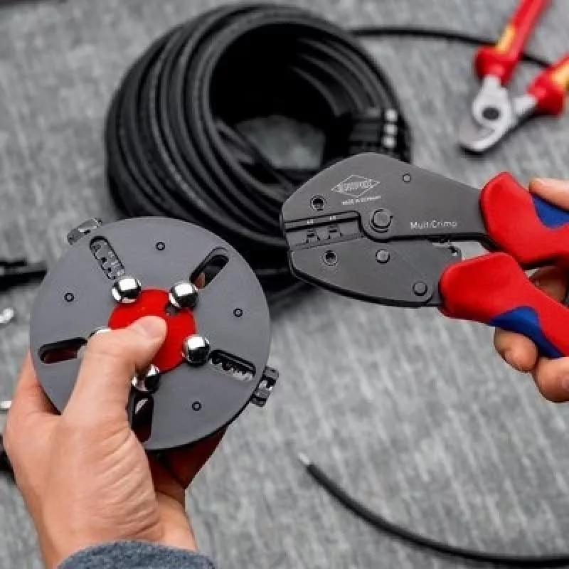 Presēšanas instruments Knipex 97 33 03 MultiCrimp PV savienotājiem MC4 un MC4 EVO2
