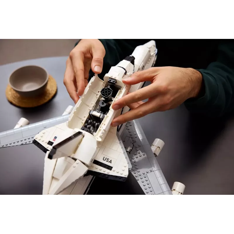 LEGO Icons Shuttle Aircraft 10360 būvkomplekts — 2417 detaļas, 270 × 535 × 630 mm displeja modelis