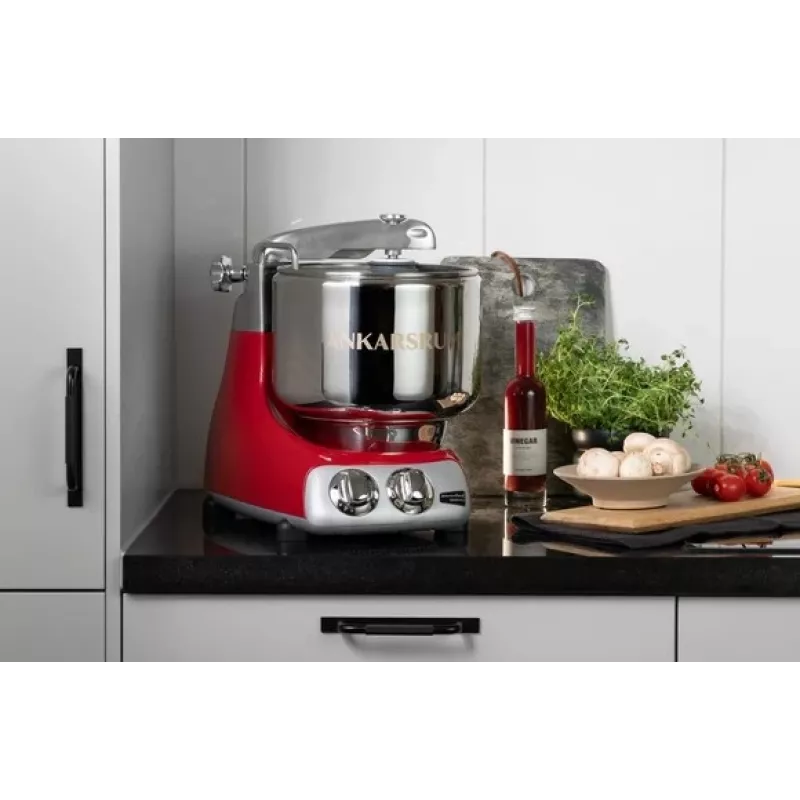 Virtuves kombains Ankarsrum Assistent Oriģināls AKR 6230 RD — 1500 W, 7 L nerūsējošā tērauda trauks, metāla korpuss, sarkans