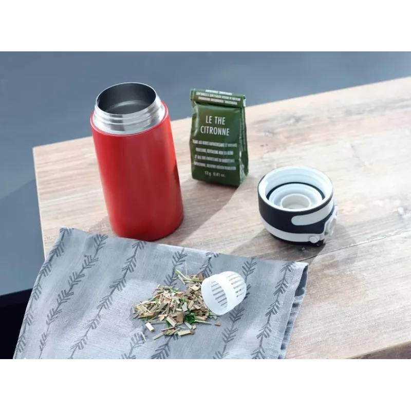 Travel mug Leifheit 03245 nerūsējošais tērauds 350 ml, dubultsienu, hermētisks, paceļams vāks, melns/sarkans