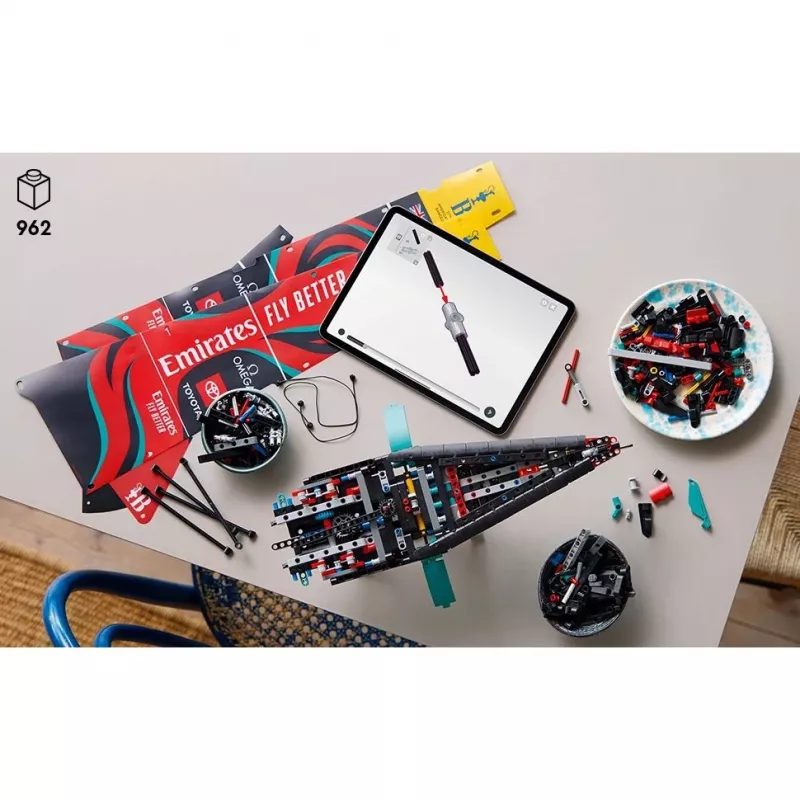 LEGO TECHNIC 42174 Emirates Team jauna Zealand AC75 Yacht