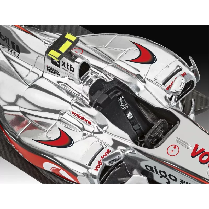 REVELL plastmasas modelis McLaren Mercedes MP4-25 Lewis Hamilton — 1:24 mēroga komplekts