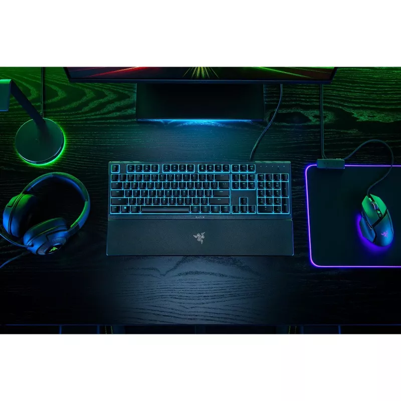 Spēļu tastatūra Razer Ornata V3 X pilna izmēra USB, membrānas slēdži, RGB LED fona apgaismojums, plaukstu balsts, 1000 Hz aptaujas frekvence, melna