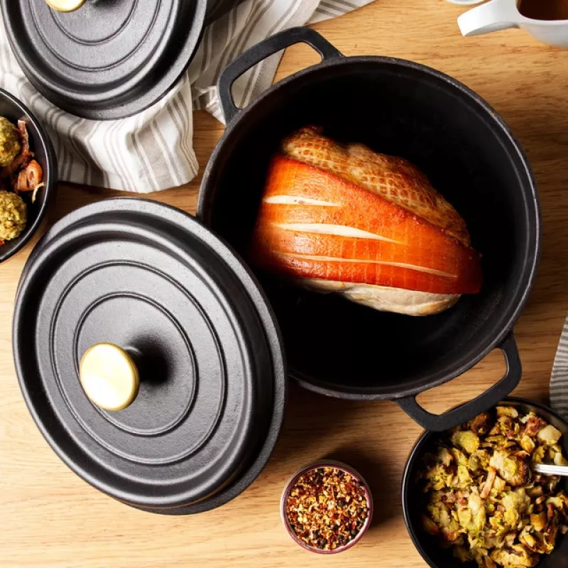 Čuguna katls Russell Hobbs 24 cm, melns