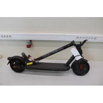 IZPĀRDOŠANA. Xiaomi Electric Scooter 4 Lite EU | IZPĀRDOŠANA. IZPĀRDOŠANA. Xiaomi Electric Scooter 4 Lite EU | 300 W | 25 km/h | 8.5 collas | 3 mēneši | Melns | LIETOTS, BOJĀTS IEPAKOJUMS, TRŪKST: LĀDĒTĀJS UN SEŠSTŪRA ATSLĒGA