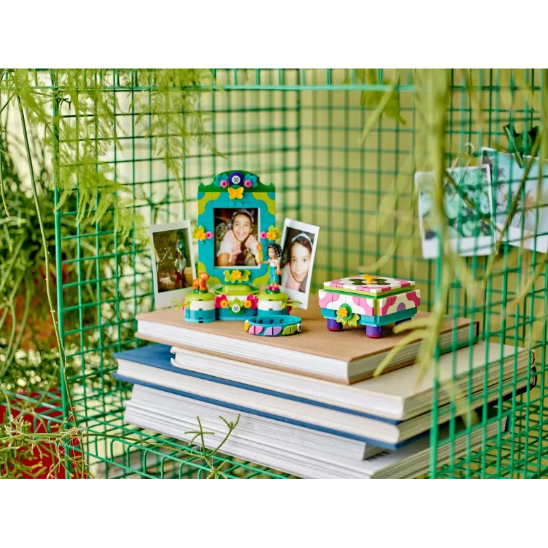 Foto rāmis un juvelierizstrādājumu kastīte LEGO Disney Classic Mirabel 43239