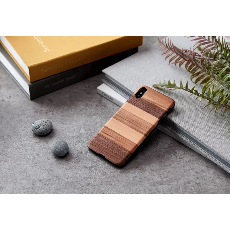 Man and wood viedtālruņa maciņš iPhone XS Max — melns