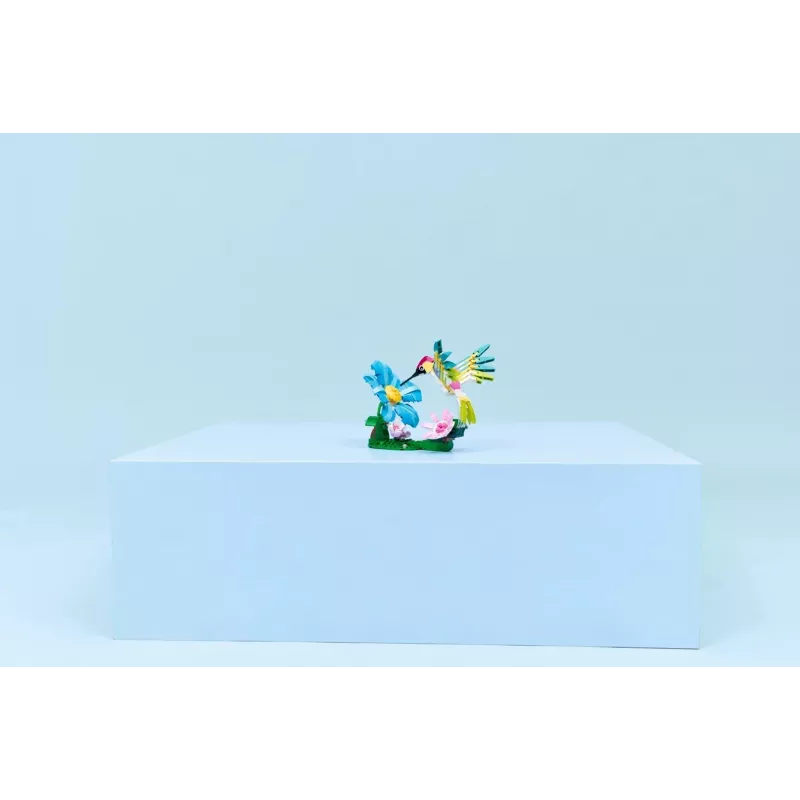 LEGO CREATOR 3 IN 1 31384 Savvaļas dzīvnieki: Krāsains kolibri