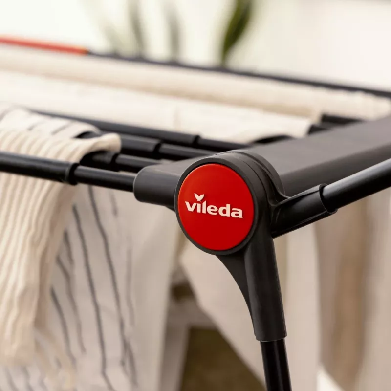 Veļas žāvētājs VILEDA Infinity Flex Ultimate Teleskopisks — melns, pārklāts alumīnijs, 30 m žāvēšanas telpas, salokāms, ritentiņi