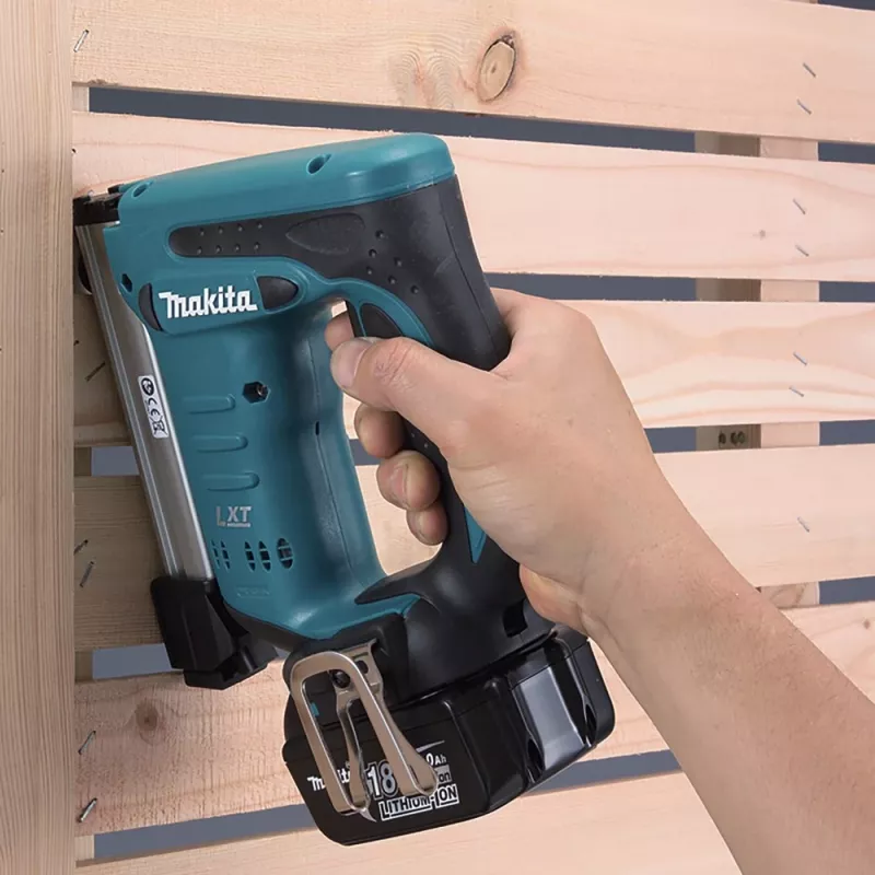 Makita DST221Z naglotājs/skavotāji Skavotājs ar bateriju