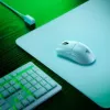 Spēļu pele un peļu paliktņa komplekts Razer Viper V3 Pro + Gigantus M — balts