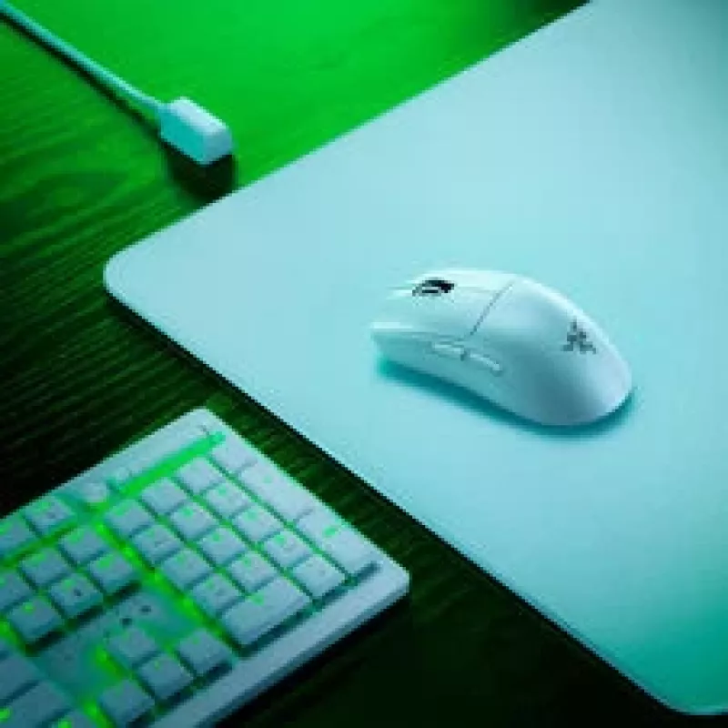 Spēļu pele un peļu paliktņa komplekts Razer Viper V3 Pro + Gigantus M — balts
