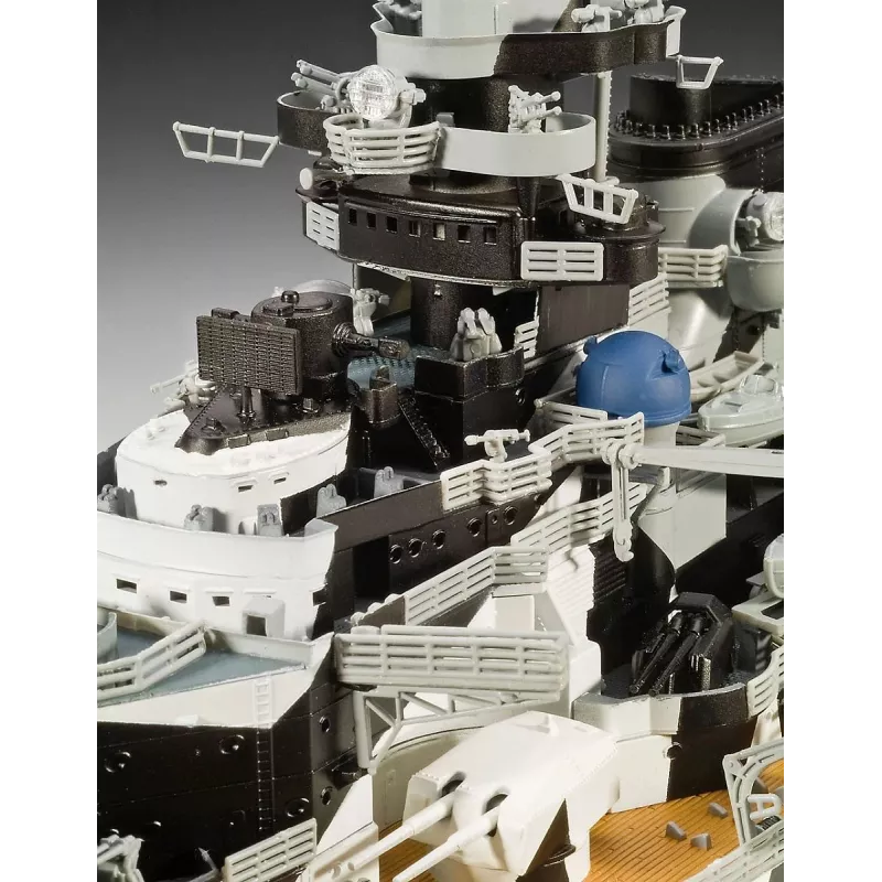 Plastmasas kuģa modelis REVELL Tirpitz 1:350 mērogā