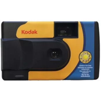 Kodak DAYLIGHT kamera, vienreizlietojama fotokamera ar krāsaino filmu 39 fotogrāfijām. Bez iebūvētas zibspuldzes.