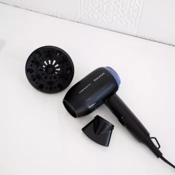 Matu žāvētājs Taurus Studio Glow 1500 — 1400 W, 3 siltuma līmeņi, 2 ātrumi, salokāms, pakarināms, melns