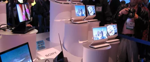 IPS pret VA pret OLED: Pareizā monitora paneļa veida izvēle