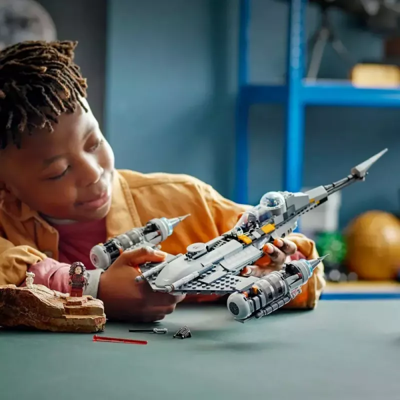 Konstrukciju rotaļlieta LEGO Star Wars N-1 Starfighter ar The Child (Baby Yoda) figūriņu 75325