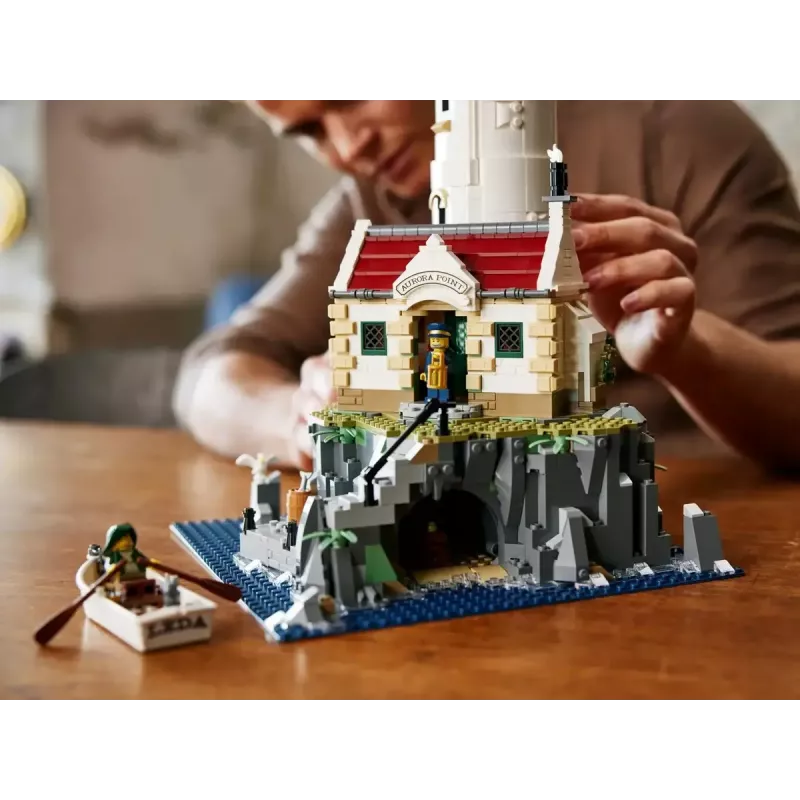 LEGO Ideas 21335 motorizētā bāka – 2 065 detaļas, motorizēta rotējoša gaisma, 18+