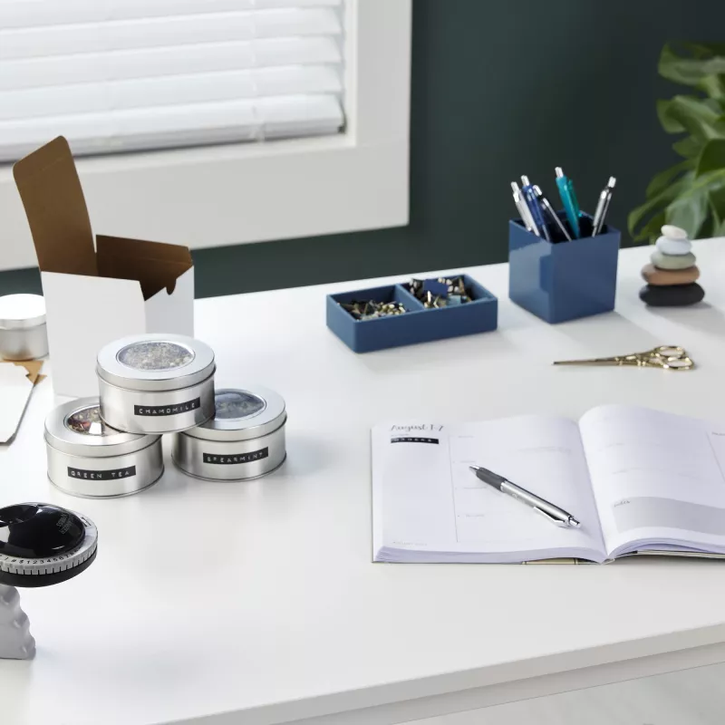 DYMO autentiskā reljefo marķēšanas lente | 9 mm x 3 m ruļļi | Balta druka uz melna | Pašlīmējoša | Reljefo marķētāju ierīcēm | 3 gab.