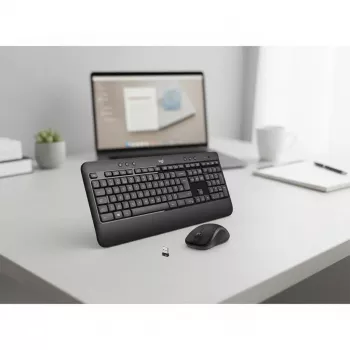 Bezvadu tastatūras un peles komplekts Logitech MK540 Advanced — pilna izmēra QWERTY tastatūra, USB uztvērējs, ASV izkārtojums, ergonomiska pele, melns/balts