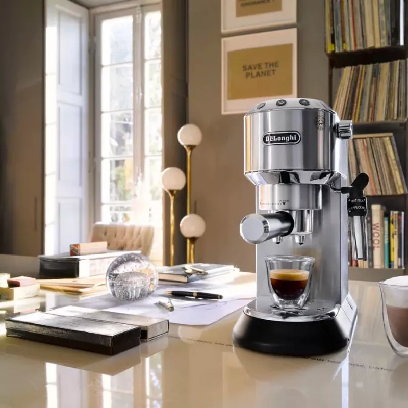 De’Longhi Dedica Style EC685.M Pusautomātiskā espresso kafijas automāts 1,1 L