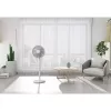 Stāvošais ventilators Xiaomi Mi Smart Standing Fan 2 Lite PYV4007GL — 35,6 cm, 7 lāpstiņas, 3 ātrumi, 45 W, 90° svārstības, regulējams augstums 642–1000 mm, balts