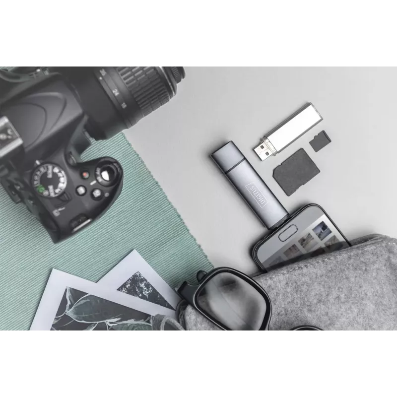 DIGITUS Combo karšu lasītāja centrmezgls (USB-C+USB 3.0) 1x SD, 1x MicroSD, 1x USB 3.0, pelēks