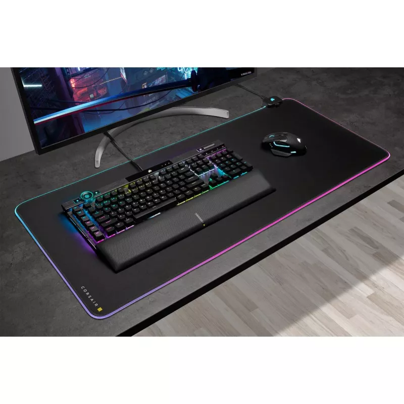 Spēļu peles paliktnis CORSAIR MM700 RGB — 930×400 mm, 4 mm biezums, gumijas pamatne, ar USB darbināms LED fona apgaismojums, melns