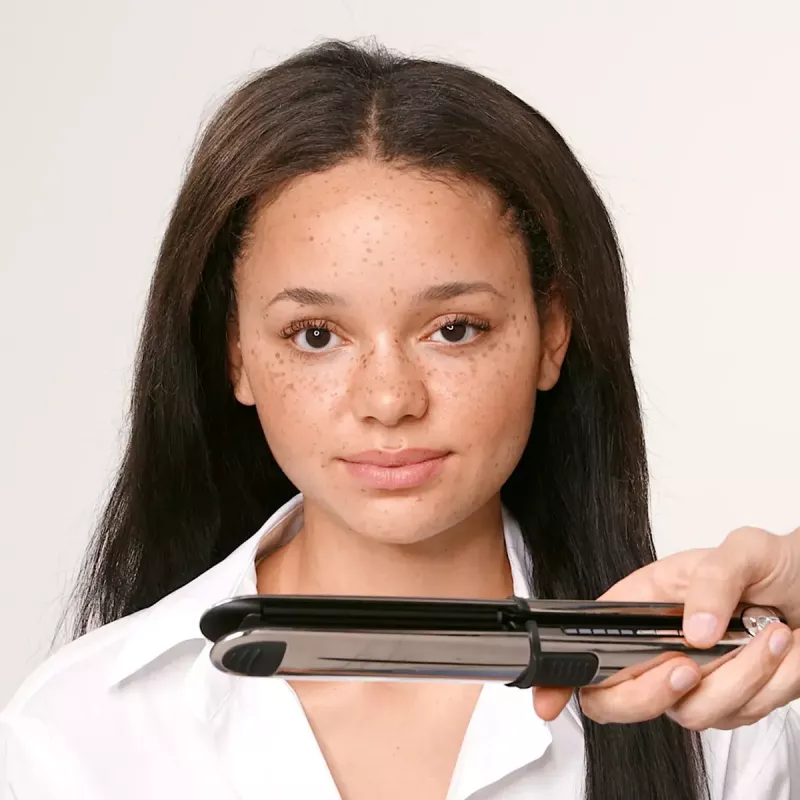 Taisnošanas gludeklis BABYLISS ELIPSIS3000 STYLER — keramikas plāksnes, 55 W, 5 temperatūras līmeņi, 150–230°C, jonu, 2,7 m grozāms vads, melns