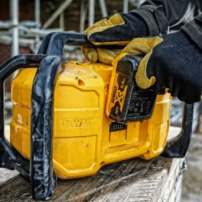 Pārnēsājams radio DeWALT DCR029-QW DAB FM, maiņstrāvas/līdzstrāvas barošana, Bluetooth, USB uzlāde, displejs, melns/dzeltens