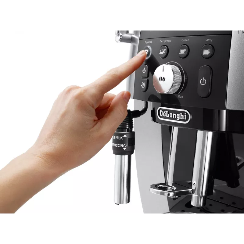 Espresso automāts De’Longhi Magnifica S Smart ECAM 250.23.SB — 1,8 L ūdens tvertne, 250 g pupiņu tvertne, 15 bāri, iebūvēta dzirnaviņa