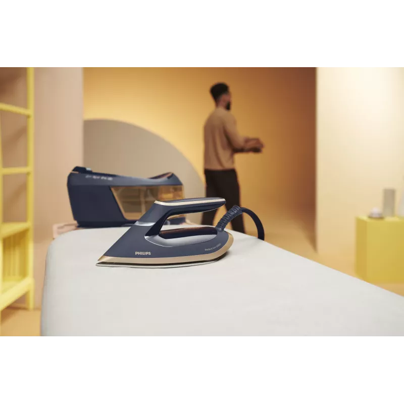 Tvaika gludināšanas stacija Philips PSG6066/20 — 2400 W, 600 g/min pastiprinājums, 1,8 L tvertne, SteamGlide Advanced zole