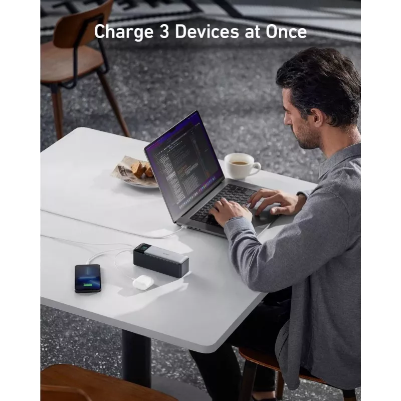 Pārnēsājams lādētājs Anker 737 (A1289011) — 24000 mAh, 140W, 2× USB-C + 1× USB-A, Sudraba/Melns