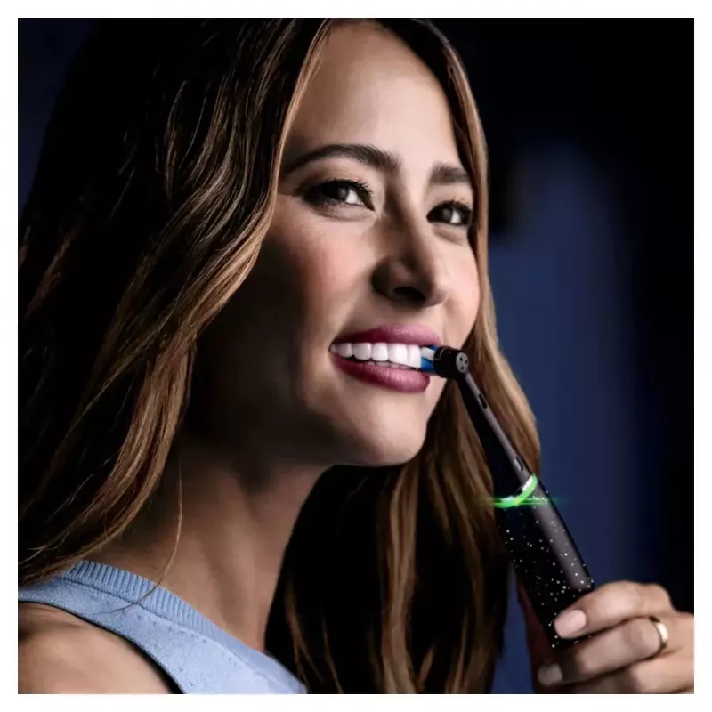 Oral-B iO Series 10 pieaugušo rotējoša-oscillējoša zobu birste Melna