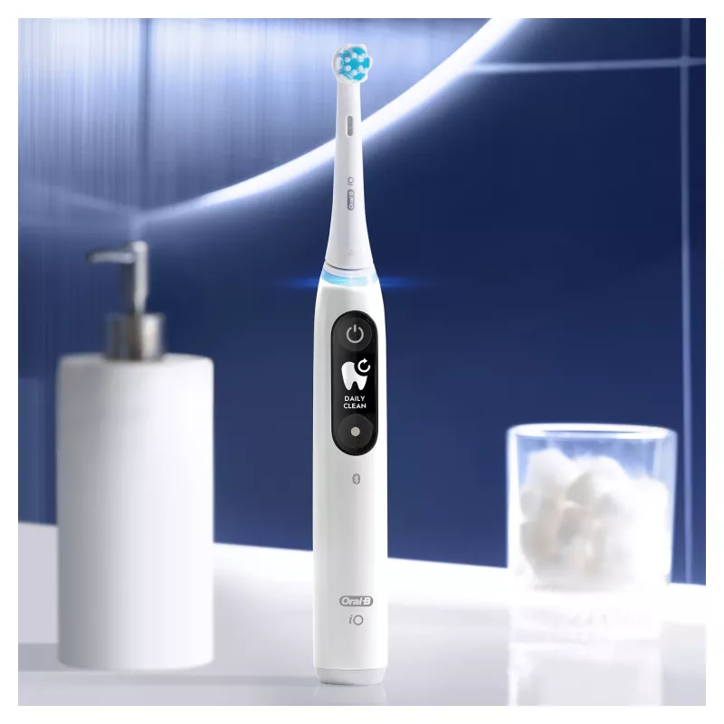Oral-B iO 6 pieaugušo vibrējošā zobu suka balta