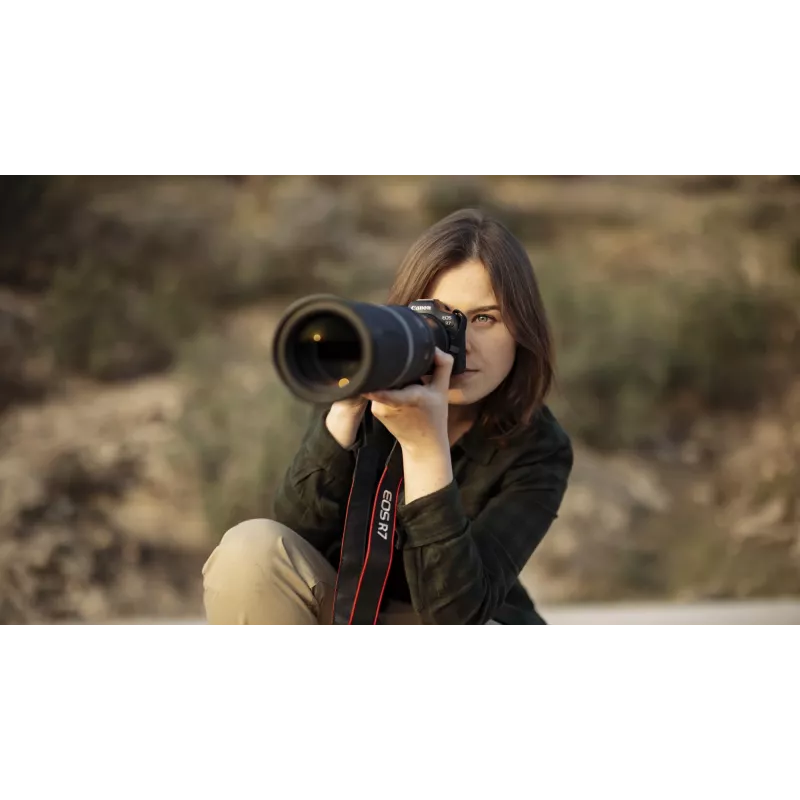 Bezspoguļa kamera Canon EOS R7 ar RF-S 18-150mm objektīvu, 32,5 MP CMOS, 4K, 0,53 kg