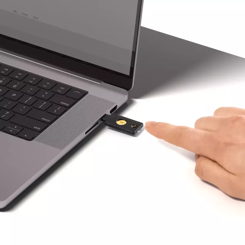 USB zibatmiņa Yubico Melna